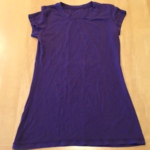 Lululemon stretch t shirt, size 6